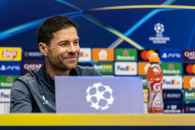 Pressekonferenz: Bayer 04 Leverkusen, 25.11.2024 Xabi Alonso (Cheftrainer, Bayer 04 Leverkusen), Pressekonferenz: Bayer 04 Leverkusen; BayArena, Leverkusen, 25.11.2024 Pressekonferenz zum UEFA Champions League Spiel gegen RB Salzburg. Copyright: xBEAUTIFULxSPORTS Buriakovx