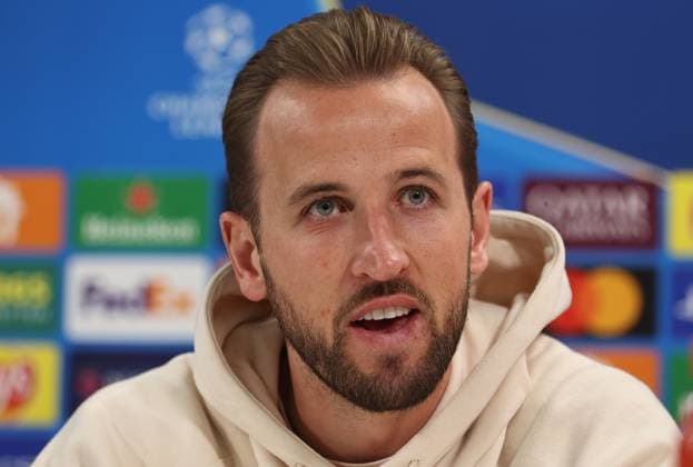 München, Deutschland, 25. November 2024: Fussball, Herren, Saison 2024 2025, FC Bayern München, Säbener Strasse, Trainingsgelände, Internationale Pressekonferenz, Champions League Harry Kane (FC Bayern München) Kopf, Portrait auf der Pressekonferenz