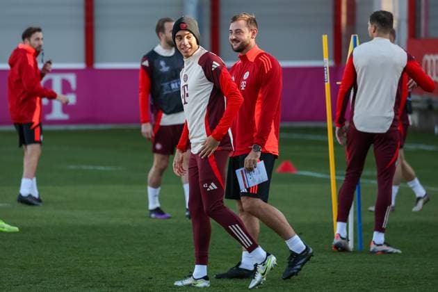 Jamal Musiala (FC Bayern Muenchen, 42) lachend beim Training, Ger, Abschlusstraining, FC Bayern Muenchen, Fussball, UEFA Champions League, 5. Spieltag, Saison 2024 2025, 25.11.2024, Ger, Abschlusstraining, FC Bayern Muenchen, Fussball, UEFA Champions League, 5. Spieltag, Saison 2024 2025, 25.11.2024 Muenchen Copyright: xEibner-Pressefoto JennixMaulx EP_JML