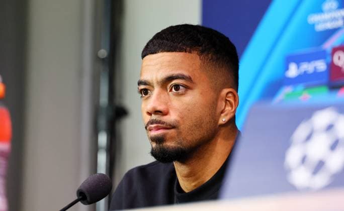 RB Leipzig - Pressekonferenz Champions League Mailand, 25.11.2024, Giuseppe-Meazza-Stadion, Fussball, Champions League, Matchday-1, RB Leipzig vs. Inter Mailand am 26 11 2024 , RB Leipzig Pressekonferenz , Im Bild: Benjamin Henrichs (39, RB Leipzig) ,