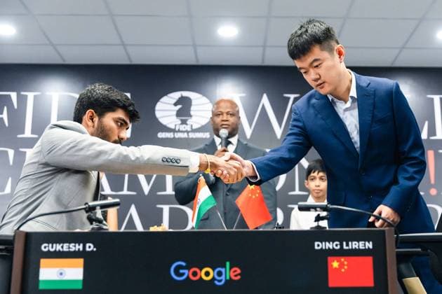 Sport Themen der Woche KW48 Sport Bilder des Tages 2024 FIDE World Championship, WM, Weltmeisterschaft Ding Liren takes down Gukesh in Game 1. Game Length 42 moves. Singapore Singapore Copyright: xSeshadrixSukumarx