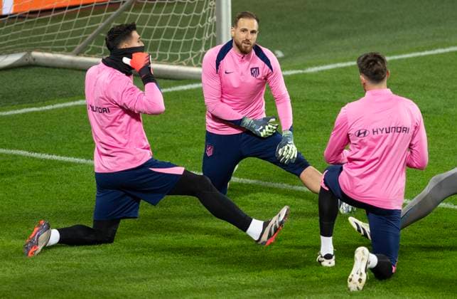 Goalie Jan Oblak of Atletico Madrid (centre) in action during the training session prior to the UEFA Champions League, round 5, match AC Sparta Praha vs Atletico Madrid, in Prague, Czech Republic, on November 25, 2024. (CTKxPhoto MichaelaxRihova) CTKPhotoP2024112506600  CTKPhotoP2024112506600