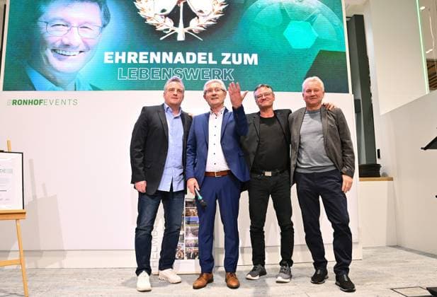 25.11.2024 - SpVgg Greuther Fürth Fuerth - Mitgliederversammlung 2024 - - xwoxzix - Mike Büskens - Helmut Hack (ehem. Präsident Geschäftsführer SpVgg Greuther Fürth ) - Eugen Hach - Benno Möhlmann