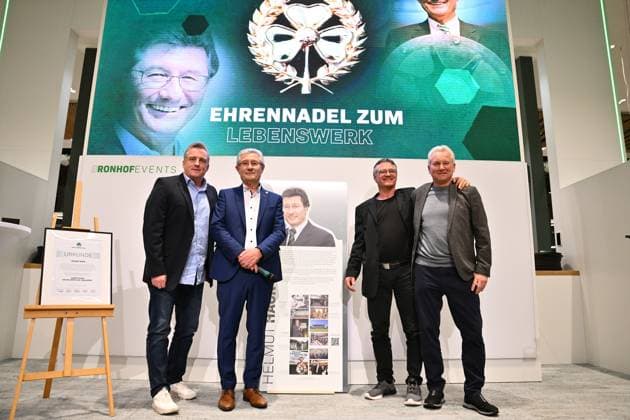 25.11.2024 - SpVgg Greuther Fürth Fuerth - Mitgliederversammlung 2024 - - xwoxzix - Mike Büskens - Helmut Hack (ehem. Präsident Geschäftsführer SpVgg Greuther Fürth ) - Eugen Hach - Benno Möhlmann