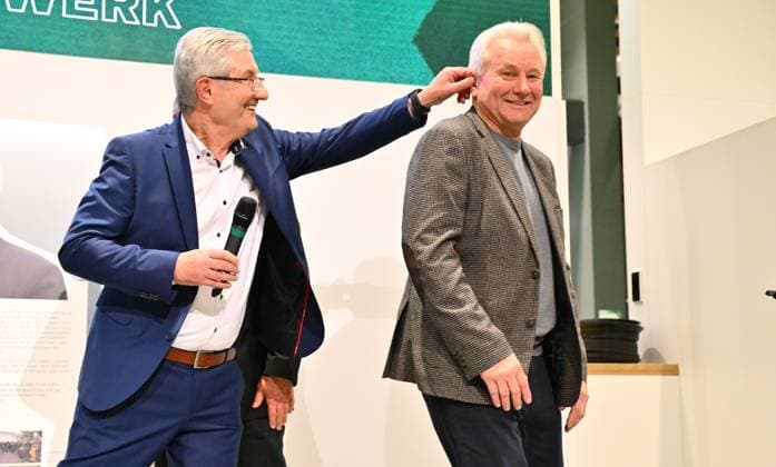 Sport Bilder des Tages 25.11.2024 - SpVgg Greuther Fürth Fuerth - Mitgliederversammlung 2024 - - xwoxzix - Helmut Hack (ehem. Präsident Geschäftsführer SpVgg Greuther Fürth ) Beno Möhlmann