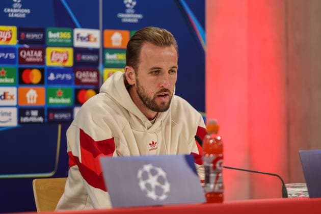 Harry Kane (FC Bayern Muenchen, 09) bei der Pressekonferenz, Ger, Internationale Pressekonferenz, FC Bayern Muenchen, Fussball, UEFA Champions League, 5. Spieltag, Saison 2024 2025, 25.11.2024, Ger, Internationale Pressekonferenz, FC Bayern Muenchen, Fussball, UEFA Champions League, 5. Spieltag, Saison 2024 2025, 25.11.2024 Muenchen Copyright: xEibner-Pressefoto JennixMaulx EP_JML