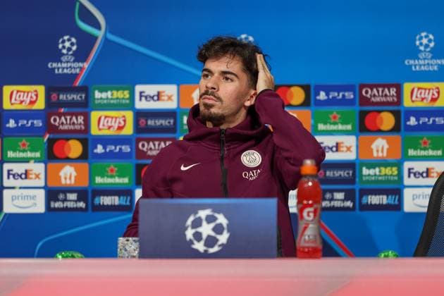 Vitinha (Paris Saint-Germain, PSG, 17) bei der Pressekonferenz, Ger, Internationale Pressekonferenz, Paris Saint-Germain, PSG, Fussball, UEFA Champions League, 5. Spieltag, Saison 2024 2025, 25.11.2024, Ger, Internationale Pressekonferenz, Paris Saint-Germain, PSG, Fussball, UEFA Champions League, 5. Spieltag, Saison 2024 2025, 25.11.2024 Muenchen Copyright: xEibner-Pressefoto JennixMaulx EP_JML