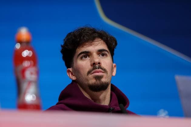 Vitinha (Paris Saint-Germain, PSG, 17) bei der Pressekonferenz, Ger, Internationale Pressekonferenz, Paris Saint-Germain, PSG, Fussball, UEFA Champions League, 5. Spieltag, Saison 2024 2025, 25.11.2024, Ger, Internationale Pressekonferenz, Paris Saint-Germain, PSG, Fussball, UEFA Champions League, 5. Spieltag, Saison 2024 2025, 25.11.2024 Muenchen Copyright: xEibner-Pressefoto JennixMaulx EP_JML