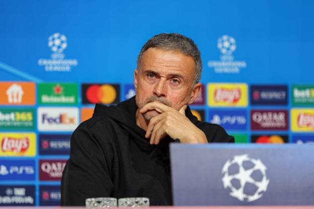 Luis Enrique Martinez Garcia (Paris Saint-Germain, PSG, Head-Coach) bei der Pressekonferenz, Ger, Internationale Pressekonferenz, Paris Saint-Germain, PSG, Fussball, UEFA Champions League, 5. Spieltag, Saison 2024 2025, 25.11.2024, Ger, Internationale Pressekonferenz, Paris Saint-Germain, PSG, Fussball, UEFA Champions League, 5. Spieltag, Saison 2024 2025, 25.11.2024 Muenchen Copyright: xEibner-Pressefoto JennixMaulx EP_JML
