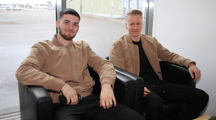 BAU 26.11.2024 Stuttgart Fußball VfB Stuttgart Abflug nach Belgrad, v.l. Dennis Seimen, Chris Führich