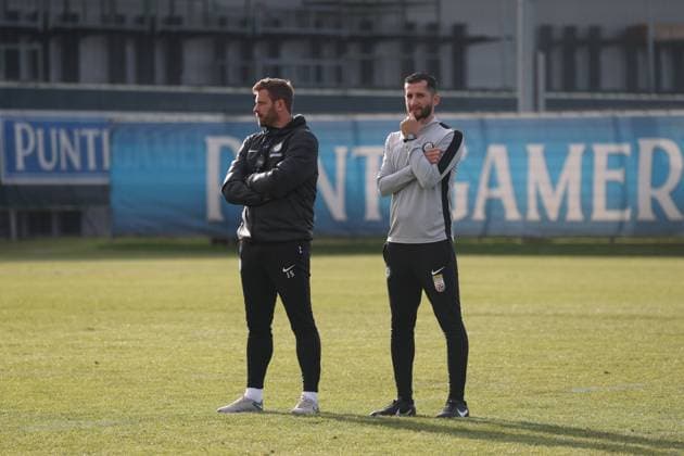 SOCCER - UEFA CL, Sturm vs Girona GRAZ,AUSTRIA,26.NOV.24 - SOCCER - UEFA Champions League, SK Sturm Graz vs Girona FC, preview, training Sturm. Image shows head coach Juergen Saeumel and assistant coach Sargon Duran (Sturm).  GEPAxpictures xChrisxBauer