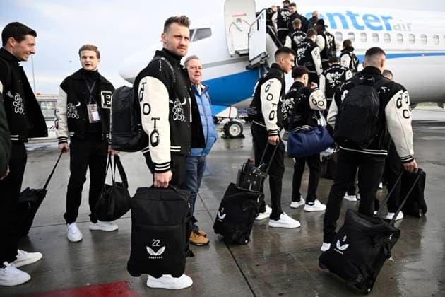 Celtic v Club Brugge - UEFA Champions League Media Activities 26 11 2024 BRUGGE, BELGIUM - NOVEMBER 26 : Mignolet Simon goalkeeper of Club Brugge pictured at the Ostend-Bruges airport before departure for the UEFA Champions League phase matchday 5 between Celtic and Club Brugge on November 26, 2024 in Brugge, Belgium, 26 11 2024 Brugge Belgium  Copyright: xPeterxDexVoechtx