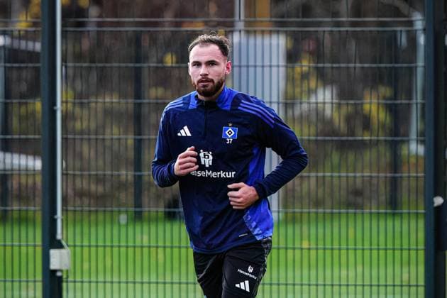Valon Zumberi (Hamburger SV, 37) GER, Training Hamburger SV, Fussball, 2. Bundesliga, Saison 2024 2025, 26.11.2024 GER, Training Hamburger SV, Fussball, 2. Bundesliga, Saison 2024 2025, 26.11.2024 Hamburg Copyright: xEibner-Pressefoto MarcelxvonxFehrnx EP_MFN