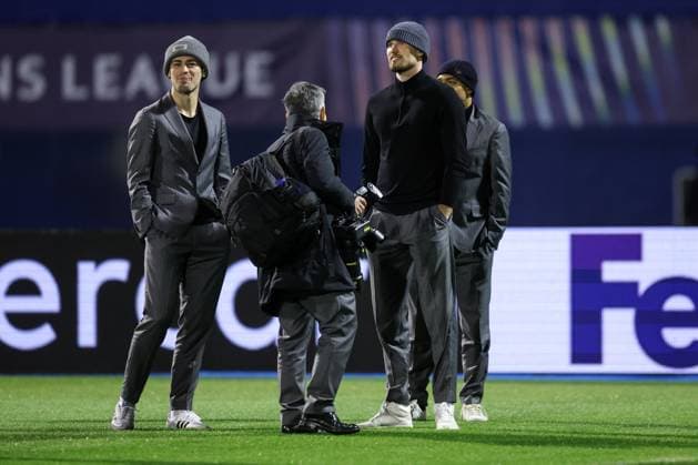 UEFA Chapmions League: Borussia Dortmund press Players of Borussia Dortmund inspects the pitch at Maksimir Stadium in Zagreb, Croatia, on November 26, 2024.  IgorxKralj PIXSELL