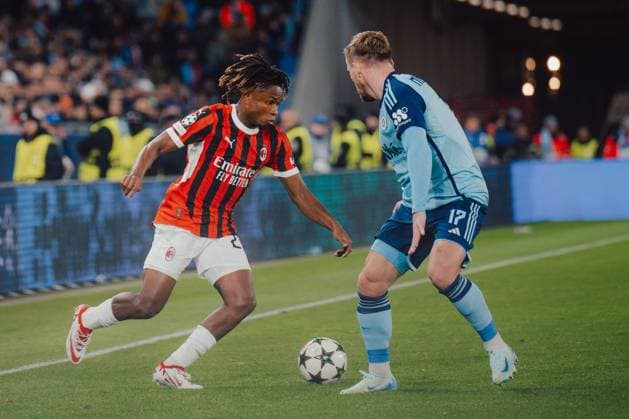 SOCCER - UEFA CL, Slovan vs Milan BRATISLAVA,SLOVAKIA,26.NOV.24 - SOCCER - UEFA Champions League, Slovan Bratislava vs AC Milan. Image shows Samuel Chukwueze (Milan) and Guram Kashia (Slovan).  GEPAxpictures xAlexanderxSolc