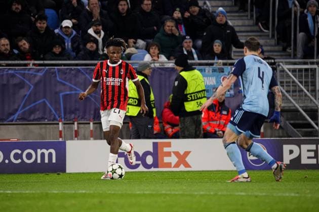 BRATYSLAWA 26.11.2024 LIGA MISTRZOW FAZA GRUPOWA SEZON 2024 2025 SLOVAN BRATYSLAWA - AC MILAN, BRATISLAVA CHAMPIONS LEAGUE LEAGUE PHASE SEASON 24 25 MATCH: SLOVAN BRATISLAVA - AC MILAN NZ SAMUEL CHUKWUEZE GURAM KASHIA FOT. JACEK STANISLAWEK 400mm.pl NEWSPIX.PL --- newspix.pl 