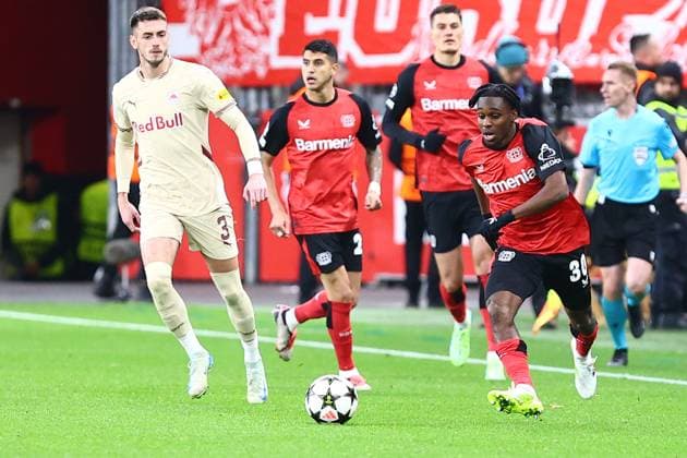Jeremie Frimpong 30 (Bayer 04 Leverkusen) Bayer 04 Leverkusen vs. FC Salzburg, Fussball, UEFA Champions League, 5. Spieltag, 26.11.2024 Foto: kolbert-press Ant Palmer BayArena NRW Deutschland