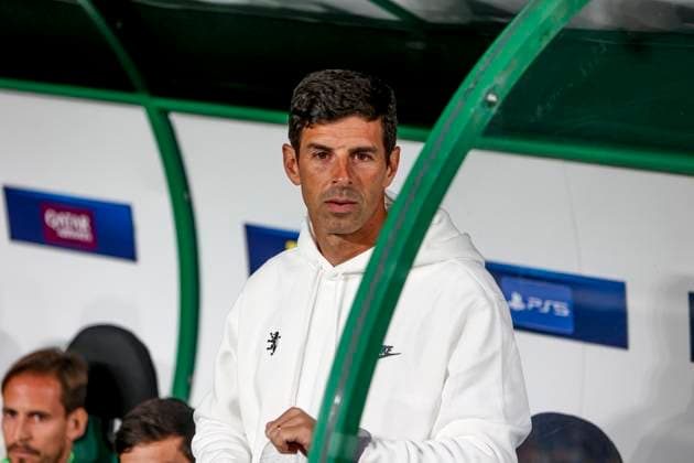 Tiago Teixeira coach of Sporting CP during the UEFA Champions League 2024 25 League Phase MD4 match between Sporting Clube de Portugal and Arsenal FC at Estadio Jose Alvalade on November 26, 2024 in Lisbon, Portugal. UEFA Champions League - Sporting CP vs Arsenal FC (Valter Gouveia SPP) Copyright: xValterxGouveia SPPx spp-en-VaGo-VG_L9673