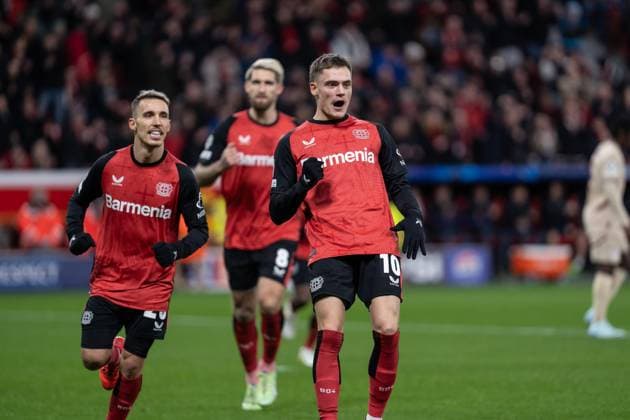 GER, UEFA Champions League, Bayer 04 Leverkusen vs FC Salzburg 26.11.2024, BayArena, Leverkusen, GER, UEFA Champions League, Bayer 04 Leverkusen vs FC Salzburg Im Bild: Torjubel Jubel ueber das Tor zum 1:0 durch Florian Wirtz (Bayer 04 Leverkusen, 10) jubelt mit Faist Alex Grimaldo (Bayer 04 Leverkusen, 20)
