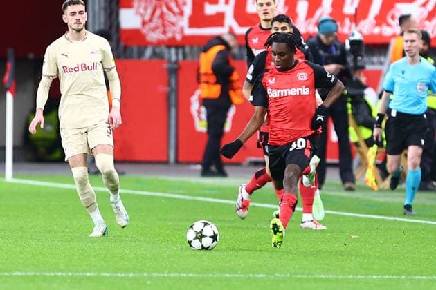 Jeremie Frimpong 30 (Bayer 04 Leverkusen) Bayer 04 Leverkusen vs. FC Salzburg, Fussball, UEFA Champions League, 5. Spieltag, 26.11.2024 Foto: kolbert-press Ant Palmer BayArena NRW Deutschland