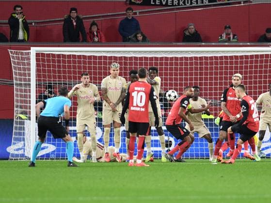 Alejandro Grimaldo (Bayer 04 Leverkusen) Tor zum 2:0 waehrend des Spiels der UEFA Champions League 2024 25 Ligen-Phase 5. Spieltag zwischen Bayer 04 Leverkusen und FC Salzburg, BayArena am 26. November 2024 in Leverkusen, Deutschland. (Foto von Ralf Treese DeFodi Images) +++ Alejandro Grimaldo (Bayer 04 Leverkusen) Tor zum 2:0 during the UEFA Champions League 2024 25 League Phase MD5 match between Bayer 04 Leverkusen and FC Salzburg at BayArena on November 26, 2024 in Leverkusen, Germany. Defodi-521_LEVSAL20241126_011