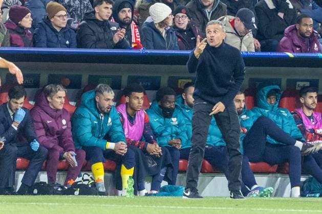 Cheftrainer Luis Enrique (FCË½ParisË½Saint-Germain) gestikuliert, gestik, FC Bayern Muenchen vs. Paris Saint-Germain, Champions League, Fussball, 5. Spieltag, 26.11.2024 Muenchen Bayern Deutschland