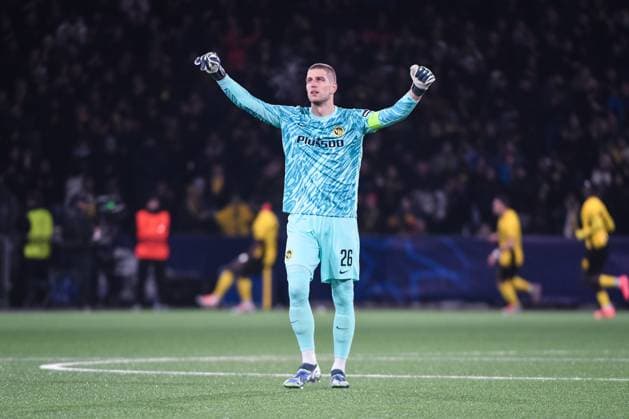 BERN, SWITZERLAND - NOVEMBER 26: goalkeeper David von Ballmoos of Young Boys celebrates the goal during the UEFA Champions League 2024 25 League Phase MD5 match between BSC Young Boys and Atalanta BC at Stadion Wankdorf on November 26, 2024 in Bern, Switzerland. Bern Stadion Wankdorf Bern Switzerland Copyright: xJustPictures.ch ManuelxWinterbergerx jp-en-EuSpIm-JP4_MAN_YB_Atalanta_26Nov2024_BE_01199