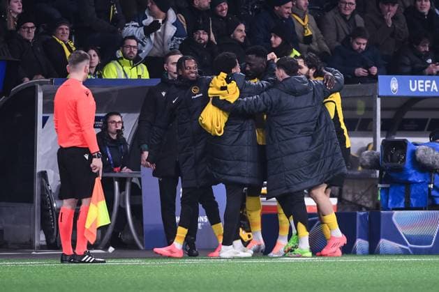 BERN, SWITZERLAND - NOVEMBER 26: Silvere Ganvoula of Young Boys L) celebrates his goal with team during the UEFA Champions League 2024 25 League Phase MD5 match between BSC Young Boys and Atalanta BC at Stadion Wankdorf on November 26, 2024 in Bern, Switzerland. Bern Stadion Wankdorf Bern Switzerland Copyright: xJustPictures.ch ManuelxWinterbergerx jp-en-EuSpIm-JP4_MAN_YB_Atalanta_26Nov2024_BE_01204