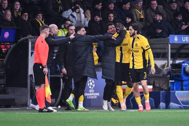 BERN, SWITZERLAND - NOVEMBER 26: Silvere Ganvoula of Young Boys L) celebrates his goal with team during the UEFA Champions League 2024 25 League Phase MD5 match between BSC Young Boys and Atalanta BC at Stadion Wankdorf on November 26, 2024 in Bern, Switzerland. Bern Stadion Wankdorf Bern Switzerland Copyright: xJustPictures.ch ManuelxWinterbergerx jp-en-EuSpIm-JP4_MAN_YB_Atalanta_26Nov2024_BE_01205