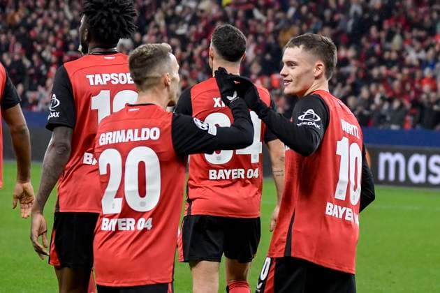 Florian Wirtz (Leverkusen 10) jubelt nach dem Tor zum 3:0 mit Alex Grimaldo (Leverkusen 20) 26.11.2024 Fussball Champions League, Bayer Leverkusen vs RB Salzburg, BayArena, Leverkusen, NRW Germany