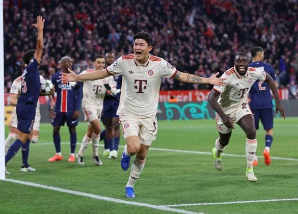 Kim Min-Jae of Bayern Munich celebrates scoring the opening goal Bayern Munich v Paris Saint-Germain, UEFA Champions League, Group Stage, Football, Allianz Arena, Munich, Germany - 26 Nov 2024 EDITORIAL USE ONLY No use with unauthorised audio, video, data, fixture lists, club league logos or live services. Online in-match use limited to 120 images, no video emulation. No use in betting, games or single club league player publications.  Copyright: xMichaelxZemanek Shutterstockx 14940166u