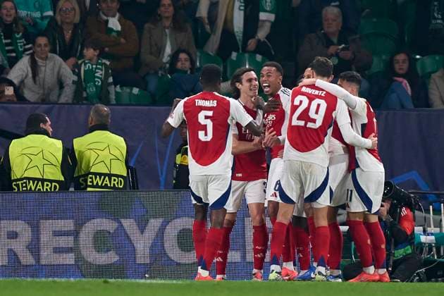 Sporting Clube de Portugal v Arsenal FC - UEFA Champions League 2024 25 League Phase MD5 Gabriel Magalhaes of Arsenal FC celebrates with his teammates after scoring his team s third goal during the UEFA Champions League match between Sporting CP and Arsenal FC at Jose Alvalade Stadium in Lisbon, Portugal, on November 26, 2024. Lisbon, Portugal Lisbon Portugal  Copyright: xJosexManuelxAlvarezxReyx originalFilename:alvarezrey-notitle241126_npBVu.jpg