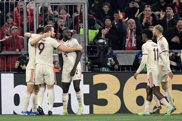 26.11.2024, xemx, Fussball UEFA Champions League, FC Bayern Muenchen - Paris St.Germain emspor, v.l. Torjubel nach dem Tor zum celebrating the goal celebrate 1:0 durch Min-jae Kim (FC Bayern Muenchen) (DFL DFB REGULATIONS PROHIBIT ANY USE OF PHOTOGRAPHS as IMAGE SEQUENCES and or QUASI-VIDEO) Muenchen