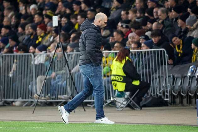 Joël Magnin, Joel Magnin (BSC Young Boys, Trainer) , Fussball, UEFA Champions League, 5. Spieltag, 2024 2025, Young Boys Bern vs. Atalanta Bergamo, 26.11.2024, Stadion Wankdorf, Bern, Schweiz Bern Stadion Wankdorf Kanton Bern Schweiz Copyright: xGrantxHubbsx
