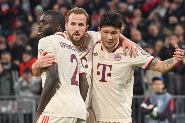 Torjubel Minjae KIM (FC Bayern Muenchen,re) nach Tor zum 1-0mit Harry KANE (Bayern Muenchen), Dayot UPAMECANO (Bayern Muenchen)Jubel,Freude,Begeisterung,,Aktion,li: Dayot UPAMECANO (Bayern Muenchen). Fussball Champions League Ligaphase, FC Bayern Muenchen - Paris Saint German (PSG) am 26.11.2024, A L L I A N Z A R E N A.