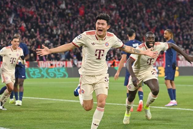 Torjubel Minjae KIM (FC Bayern Muenchen) nach Tor zum 1-0,Jubel,Freude,Begeisterung,,Aktion,re: Dayot UPAMECANO (Bayern Muenchen). Fussball Champions League Ligaphase, FC Bayern Muenchen - Paris Saint German (PSG) am 26.11.2024, A L L I A N Z A R E N A.