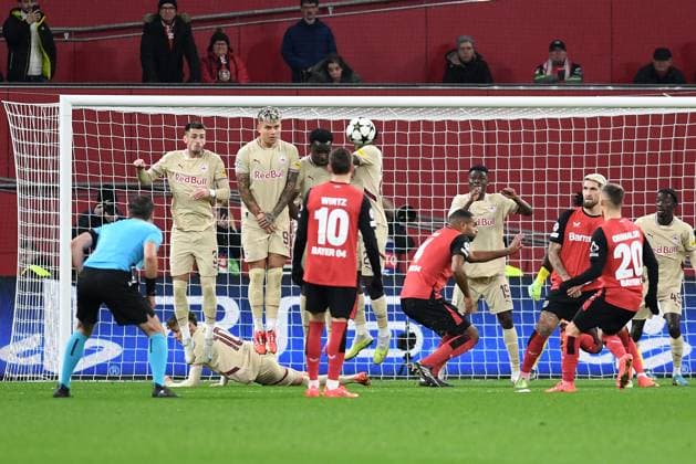 Alejandro Grimaldo (Bayer 04 Leverkusen) Tor zum 2:0 waehrend des Spiels der UEFA Champions League 2024 25 Ligen-Phase 5. Spieltag zwischen Bayer 04 Leverkusen und FC Salzburg, BayArena am 26. November 2024 in Leverkusen, Deutschland. (Foto von Ralf Treese DeFodi Images) +++ Alejandro Grimaldo (Bayer 04 Leverkusen) Tor zum 2:0 during the UEFA Champions League 2024 25 League Phase MD5 match between Bayer 04 Leverkusen and FC Salzburg at BayArena on November 26, 2024 in Leverkusen, Germany. Defodi-521_LEVSAL20241126_014