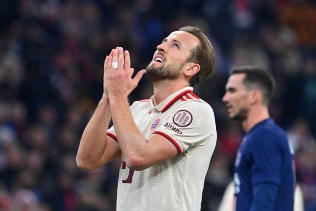 Harry KANE (Bayern Muenchen), Enttaeuschung,Frust, enttaeuscht,frustriert,niedergeschlagen, Aktion,Einzelbild,angeschnittenes Einzelmotiv,Halbfigur,halbe Figur. Fussball Champions League Ligaphase, FC Bayern Muenchen - Paris Saint German (PSG) am 26.11.2024, A L L I A N Z A R E N A.