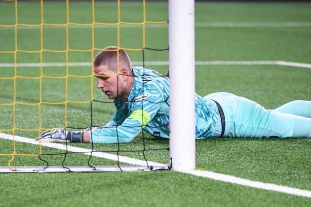BERN, SWITZERLAND - NOVEMBER 26: goalkeeper David von Ballmoos of Young Boys during the UEFA Champions League 2024 25 League Phase MD5 match between BSC Young Boys and Atalanta BC at Stadion Wankdorf on November 26, 2024 in Bern, Switzerland. Bern Stadion Wankdorf Bern Switzerland Copyright: xJustPictures.ch ManuelxWinterbergerx jp-en-EuSpIm-JP4_MAN_YB_Atalanta_26Nov2024_BE_01220