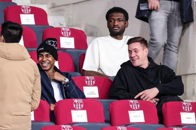 Sport Bilder des Tages November 26, 2024, Barcelona, Barcelona, SPAIN: Lamine Yamal and Marc-Andre ter Stegen of FC Barcelona, Barca gesture during the UEFA Champions League 2024 25 League Phase MD5, match between FC Barcelona and Stade Brestois 29 at Estadi Olimpic Lluis Companys on November 26, 2024 in Barcelona, Spain. Barcelona SPAIN - ZUMAa181 20241126_zaa_a181_029 Copyright: xJavierxBorregox