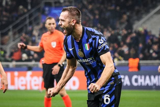 November 26, 2024, Milan, Italy, Italy: Stefan DE VRIJ of Inter Milan celebrates the goal during the UEFA Champions League, League Phase MD5 match between FC Internazionale and RB Leipzig at Stadio Giuseppe-Meazza on November 26, 2024 in Milan, Italy. Milan Italy - ZUMAm308 20241126_zsp_m308_004 Copyright: xMatthieuxMirvillex