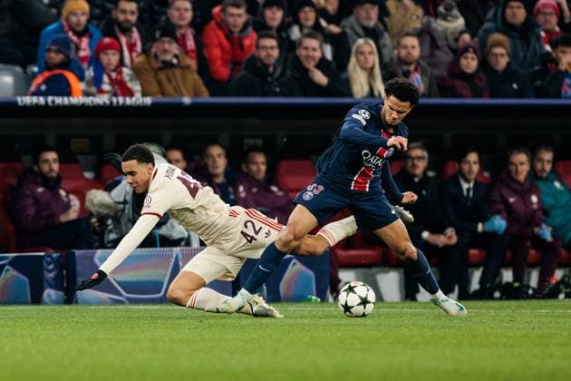 UEFA Champions League: FC Bayern München - FC Paris Saint-Germain; 26.11.2024 Zweikampf Jamal Musiala (FC Bayern München, 42), Warren Zaire-Emery (FC Paris Saint-Germain, 33) UEFA Champions League: FC Bayern München - FC Paris Saint-Germain, München, Allianz Arena am 26.11.2024 Copyright: xBEAUTIFULxSPORTS Wunderlx
