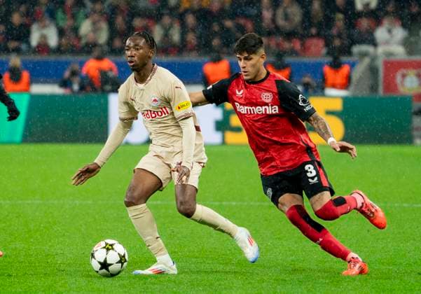Dorgeles Nene (FC Salzburg, 45) und Exequiel Palacios (Bayer 04 Leverkusen, 25) 26.11.2024, Fussball: Bayer 04 Leverkusen - FC Salzburg, UEFA Champions League, Saison 2024 2025, Spieltag 5 Copyright: HMBxMedia xMarcoxBader