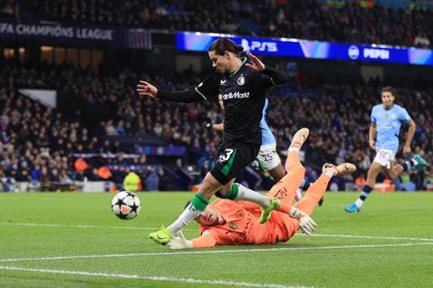 Football - UEFA Champions League - League Phase - Manchester City v Feyenoord 26th November 2024 - UEFA Champions League - League Phase - Manchester City v Feyenoord - Anis Hadj Moussa of Feyenoord puts the ball past Manchester City goalkeeper Ederson to score their first goal - Photo: Simon Stacpoole Offside. Manchester UK Copyright: xSimonxStacpoolexOffside