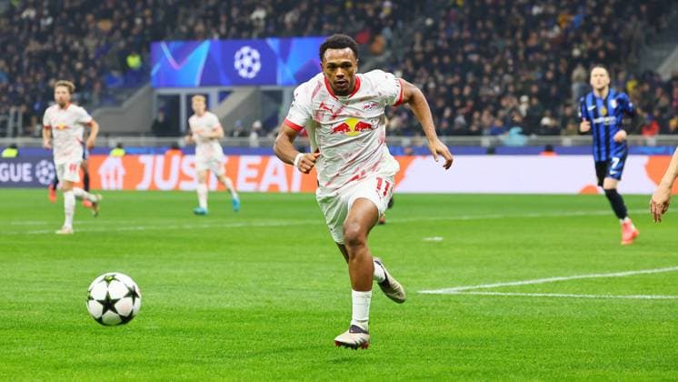 Sport Themen der Woche KW48 Inter Mailand - RB Leipzig Champions League Leipzig, 26.11.2024, Giuseppe-Meazza-Stadion, Fussball, UEFA Champions League, Spieltag 5 , RB Leipzig vs. FC Inter Mailand , Im Bild: Lois Openda (11, RB Leipzig) , *** Inter Milan RB Leipzig Champions League Leipzig, 26 11 2024, Giuseppe Meazza Stadium, Football, UEFA Champions League, Matchday 5 , RB Leipzig vs FC Inter Milan , Pictured Lois Openda 11, RB Leipzig , Picture Point