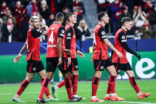 Fussball, UEFA Champions League Saison 2024 2025 Ligaphase 5.Spieltag Bayer 04 Leverkusen - FC Salzburg 26.11.2024, BayArena Torjubel Bayer 04 Leverkusen nach dem Tor zum 5-0 durch Aleix Garcia (Bayer 04 Leverkusen, 24) die Spieler freuen sich Leverkusen BayArena Nordrhein-Westfahlen Deutschland