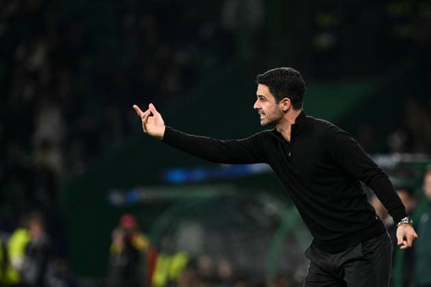 Arsenal head coach Mikel Arteta gives instructions from the technical area Sporting Lisbon v Arsenal, UEFA Champions League, Group Stage, Football, Estadio Jose Alvalade, Lisbon, Portugal - 26 Nov 2024 EDITORIAL USE ONLY No use with unauthorised audio, video, data, fixture lists, club league logos or live services. Online in-match use limited to 120 images, no video emulation. No use in betting, games or single club league player publications.  Copyright: xZedxJameson Shutterstockx 14940177fd