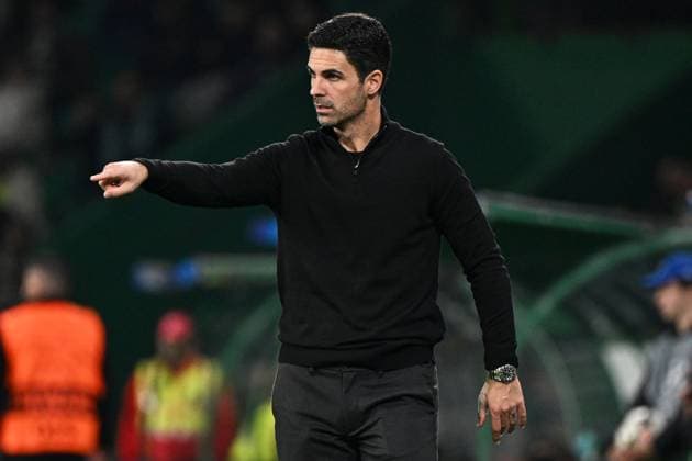 Arsenal head coach Mikel Arteta gives instructions from the technical area Sporting Lisbon v Arsenal, UEFA Champions League, Group Stage, Football, Estadio Jose Alvalade, Lisbon, Portugal - 26 Nov 2024 EDITORIAL USE ONLY No use with unauthorised audio, video, data, fixture lists, club league logos or live services. Online in-match use limited to 120 images, no video emulation. No use in betting, games or single club league player publications.  Copyright: xZedxJameson Shutterstockx 14940177fe