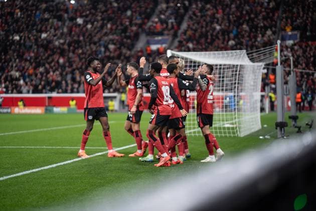 GER, UEFA Champions League, Bayer 04 Leverkusen vs FC Salzburg 26.11.2024, BayArena, Leverkusen, GER, UEFA Champions League, Bayer 04 Leverkusen vs FC Salzburg Im Bild: Torjubel Jubel ueber das Tor zum 5:0 durch Granit Xhaka (Bayer 04 Leverkusen, 34) Alex Grimaldo (Bayer 04 Leverkusen, 20) Aleix Garcia Garcia (Bayer 04 Leverkusen, 24) Florian Wirtz (Bayer 04 Leverkusen, 10) Artem Stepanov (Bayer 04 Leverkusen, 29) Patrik Schick (Bayer 04 Leverkusen, 14) Arthur (Bayer 04 Leverkusen, 13)