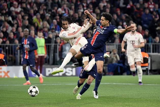 26.11.2024, xemx, Fussball UEFA Champions League, FC Bayern Muenchen - Paris St.Germain emspor, v.l. Michael Olise (FC Bayern Muenchen) Marquinhos (PSG Paris St.Germain) Zweikampf, Aktion, action, battle for the ball (DFL DFB REGULATIONS PROHIBIT ANY USE OF PHOTOGRAPHS as IMAGE SEQUENCES and or QUASI-VIDEO) Muenchen